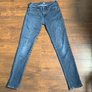 Levi’s Dark Wash Skinny Jegging